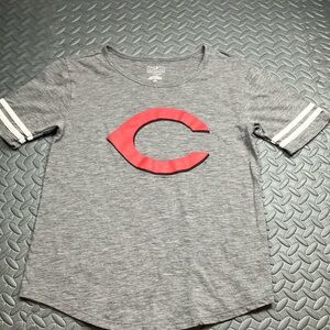 Genuine Merchandise Women’s Gray Tee with Cubs Logo Size S